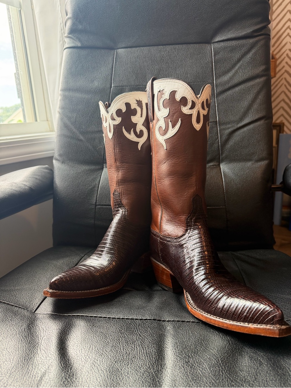 Women’s Lucchese Boots - Chocolate Lizard Size 6